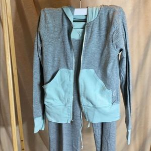 Jogging suit size small. Boston proper